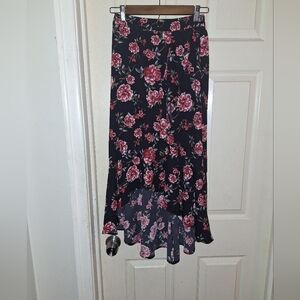 Xhilaration floral hi-low skirt size XS